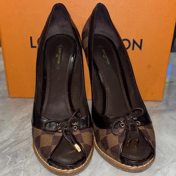Louis Vuitton Black and Brown Peep-Toe Heels - Picture 3 of 6